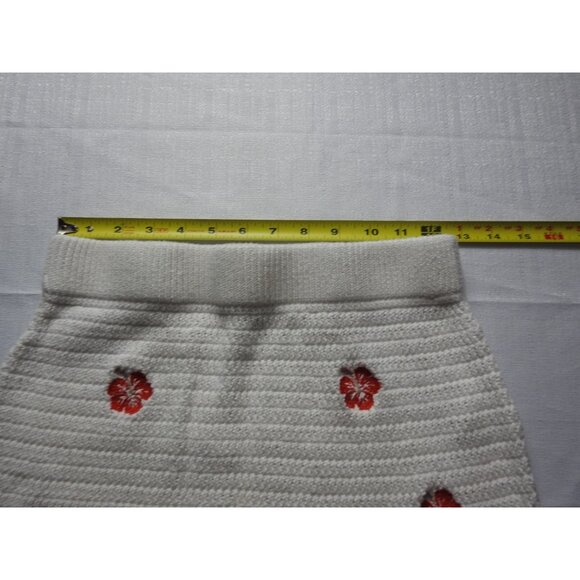 Wild Fable Skirt Small White Red Floral Embroidered Knit Crochet Mini Skirt Trop - Picture 6 of 8